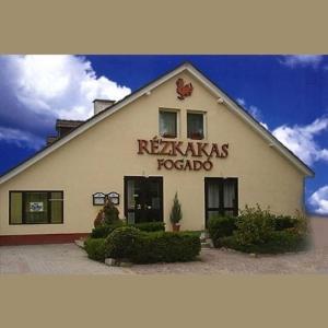 Rezkakas Fogado Bed & Breakfast Zirc Bagian luar foto